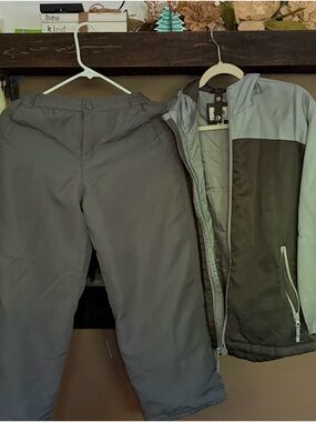 Place boys Two-Tone Gray and Light Gray Ski Jacket with Matching Snow Pants